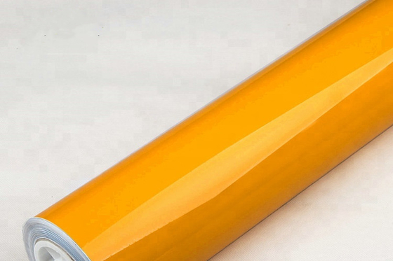 mengkilap Metallic Yellow Mobil Membungkus Removable UV Resistant vinil Membungkus